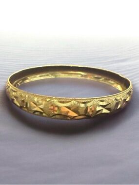 Classic Gold-Tone Engraved Bangle Bracelet - Women Jewelry
907